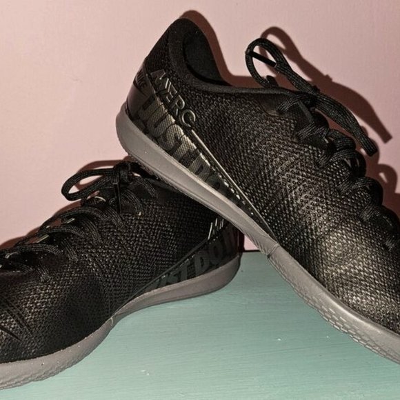 Nike Merc Mercurial ⚽️Black Soccer Cleats Shoes Youth Size 5Y NWOB - Picture 2 of 6
